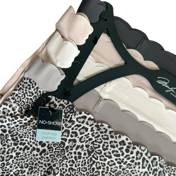 Marilyn Monroe 5-PK No-Show Panties - Picture 3 of 7